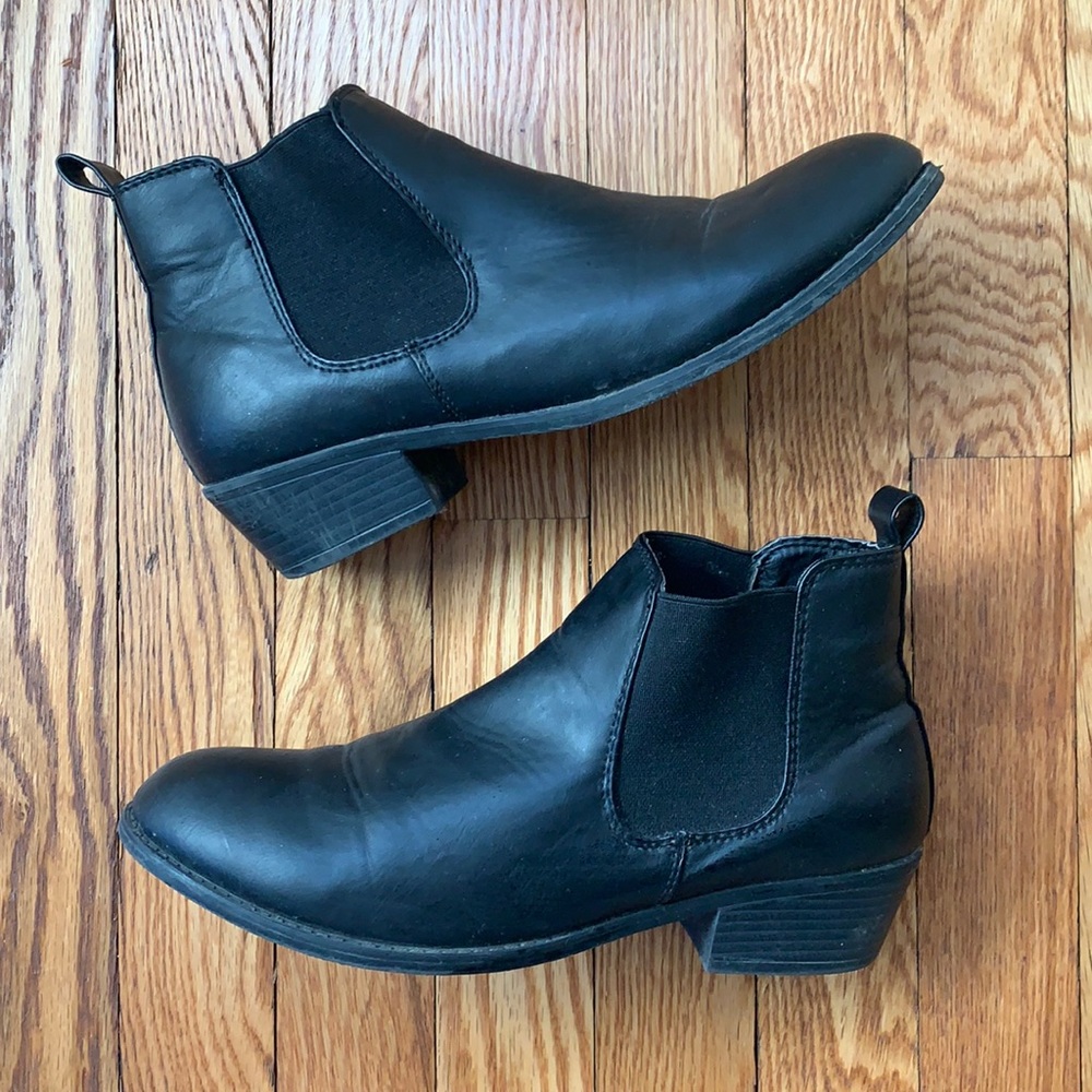 black ankle chelsea boot